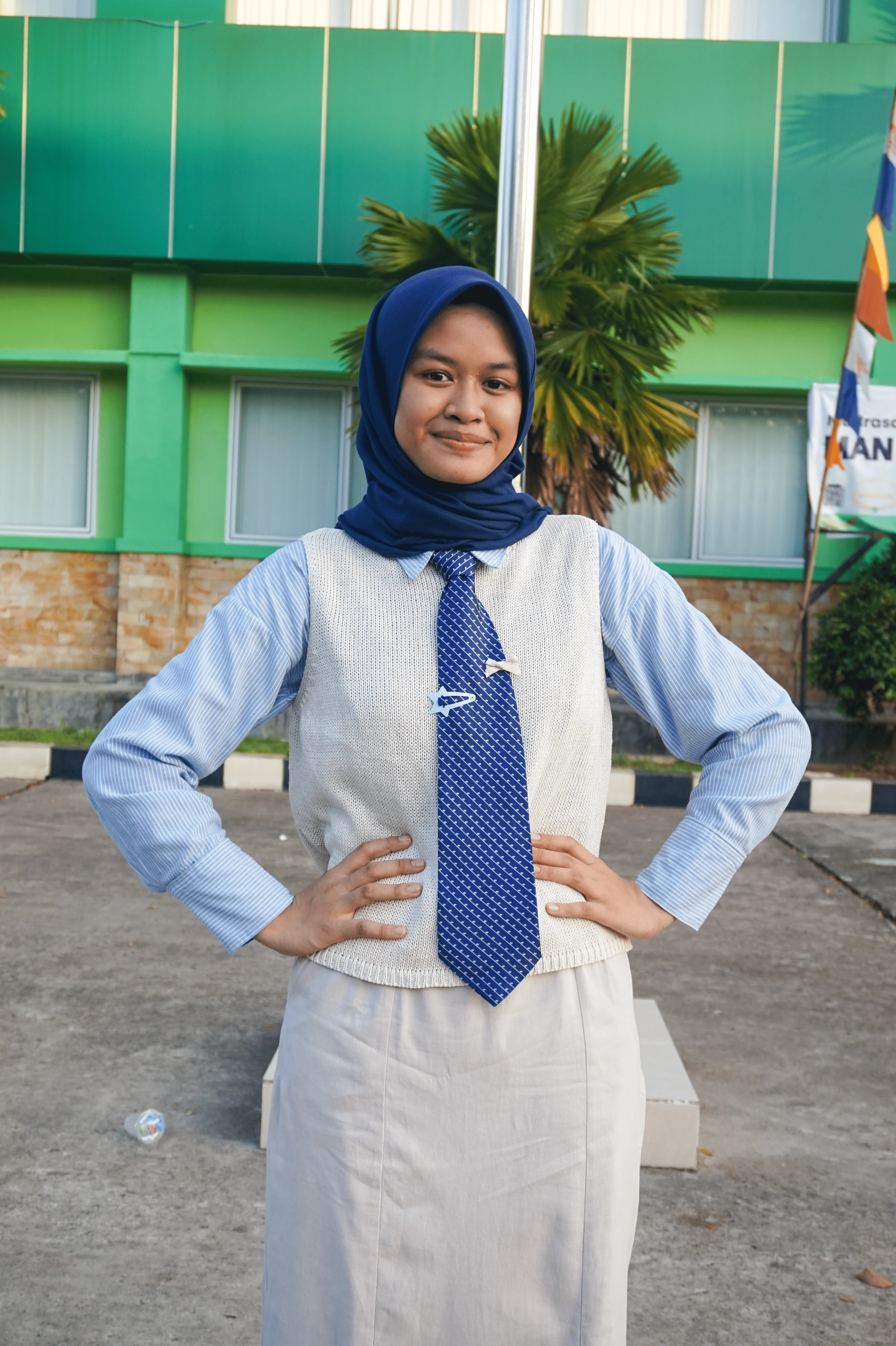 Anggota Kominfo - Hasna Luthfiyyah